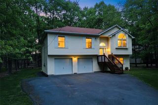 9 Sycamore Circle, Penn Forest Twp, PA 18210