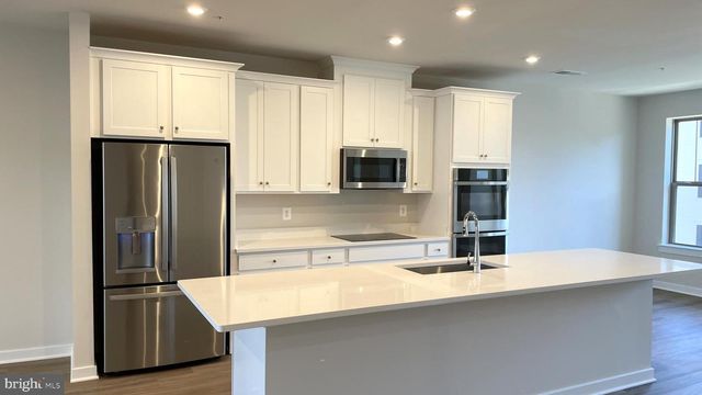 223 B PARK CENTRAL TER, Manassas Park, VA 20111