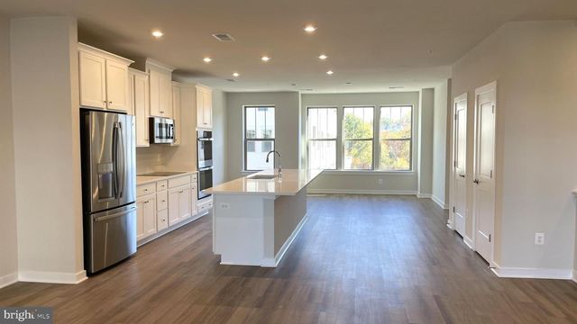 223 B PARK CENTRAL TER, Manassas Park, VA 20111