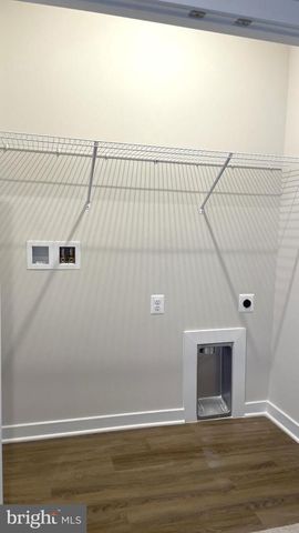 223 B PARK CENTRAL TER, Manassas Park, VA 20111