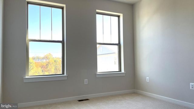 223 B PARK CENTRAL TER, Manassas Park, VA 20111