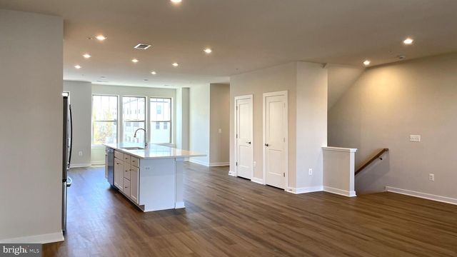 223 B PARK CENTRAL TER, Manassas Park, VA 20111