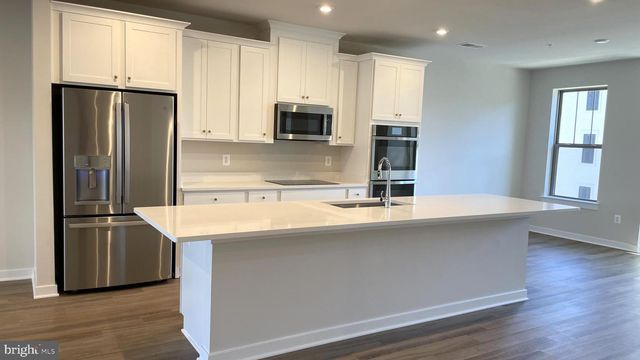 223 B PARK CENTRAL TER, Manassas Park, VA 20111