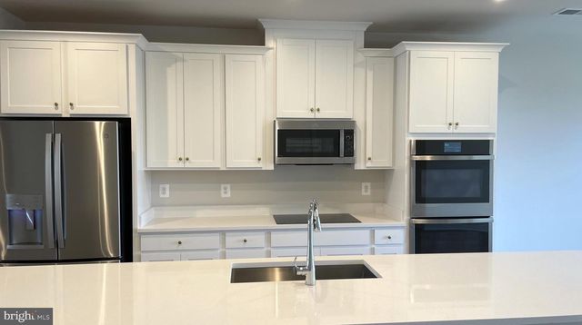 223 B PARK CENTRAL TER, Manassas Park, VA 20111