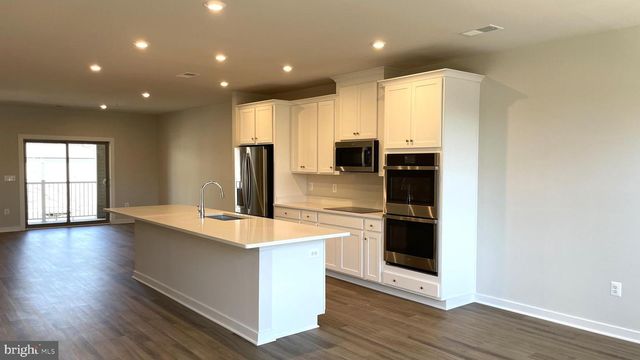 223 B PARK CENTRAL TER, Manassas Park, VA 20111
