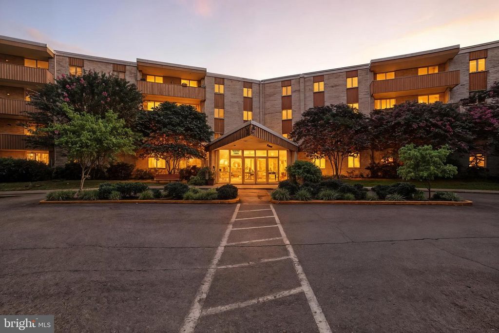 7505 DEMOCRACY BLVD #A, Bethesda, MD 20817