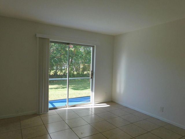 640 SE 2nd Avenue 107, Boynton Beach, FL 33435