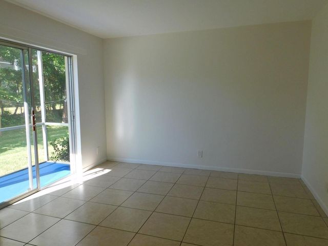 640 SE 2nd Avenue 107, Boynton Beach, FL 33435