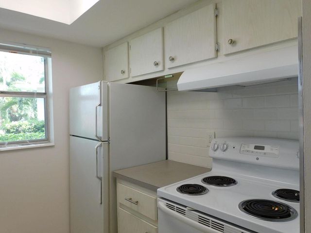 640 SE 2nd Avenue 107, Boynton Beach, FL 33435