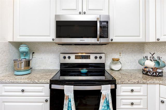 960 STARKEY ROAD 3106, Largo, FL 33771