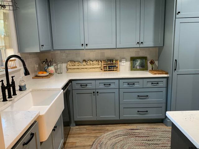 800 Neches, Tyler, TX 75702