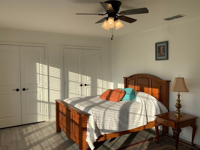 800 Neches, Tyler, TX 75702