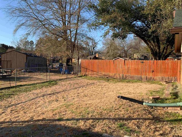 800 Neches, Tyler, TX 75702