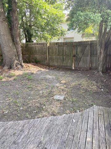 910 Jay Are CT, Virginia Beach, VA 23462