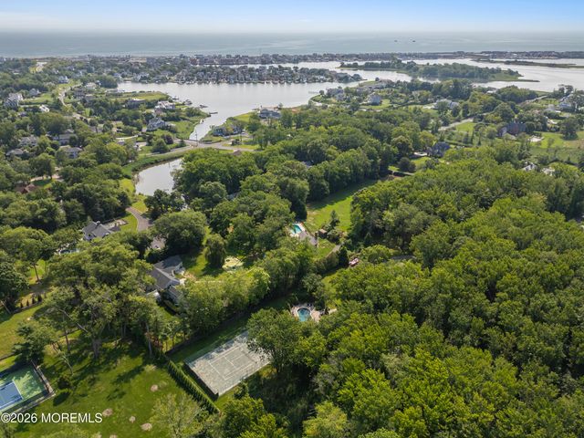 52 Shrewsbury Drive, Rumson, NJ 07760