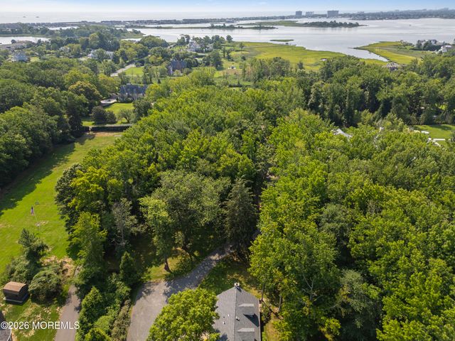 52 Shrewsbury Drive, Rumson, NJ 07760