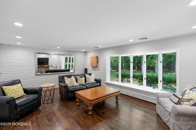 52 Shrewsbury Drive, Rumson, NJ 07760
