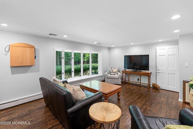 52 Shrewsbury Drive, Rumson, NJ 07760