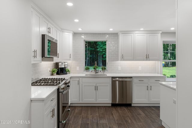 52 Shrewsbury Drive, Rumson, NJ 07760