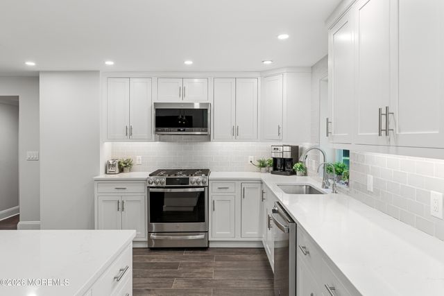 52 Shrewsbury Drive, Rumson, NJ 07760