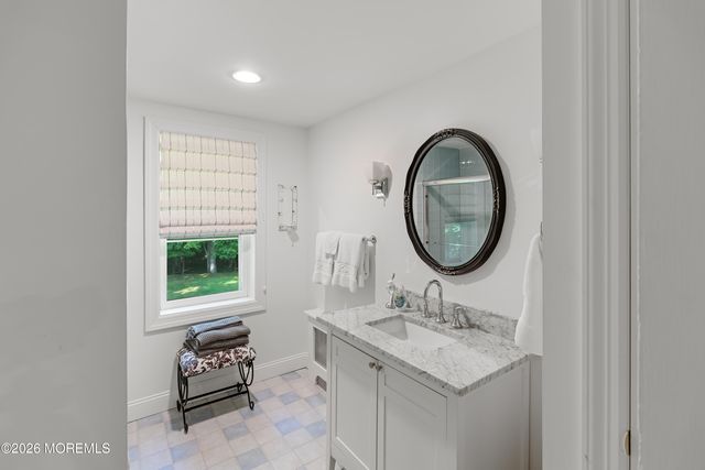 52 Shrewsbury Drive, Rumson, NJ 07760