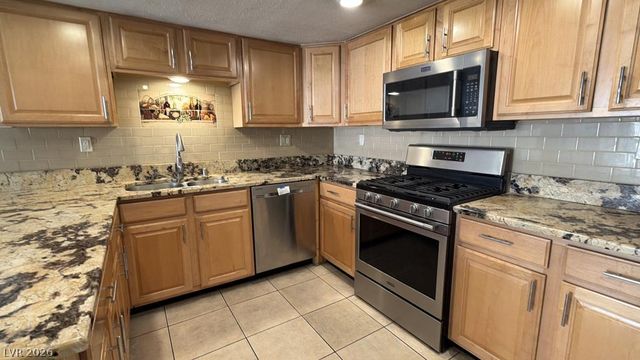6521 Sugarpine Lane, Las Vegas, NV 89107