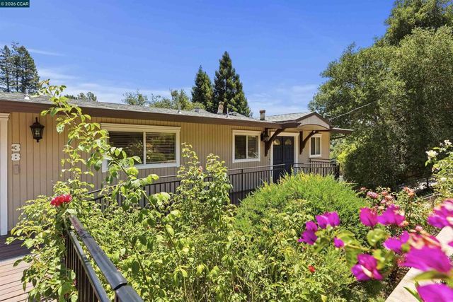38 Saint Stephens Dr, Orinda, CA 94563