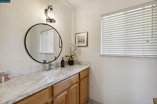 38 Saint Stephens Dr, Orinda, CA 94563