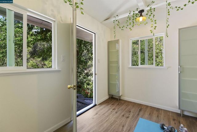 38 Saint Stephens Dr, Orinda, CA 94563