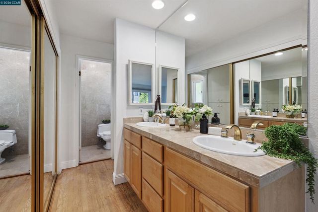 38 Saint Stephens Dr, Orinda, CA 94563