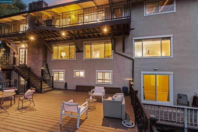 38 Saint Stephens Dr, Orinda, CA 94563