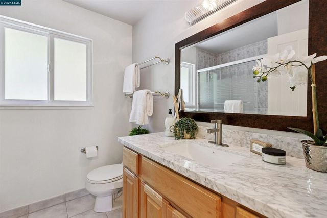 38 Saint Stephens Dr, Orinda, CA 94563