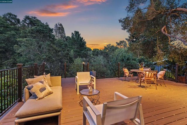 38 Saint Stephens Dr, Orinda, CA 94563