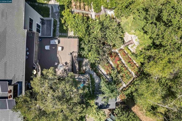 38 Saint Stephens Dr, Orinda, CA 94563