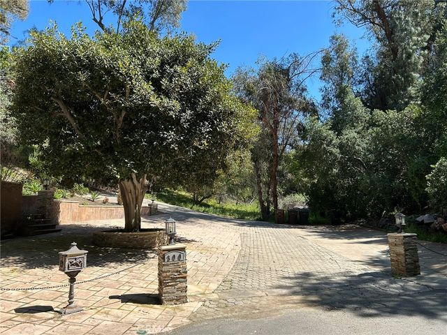 300 S Timken, Anaheim, CA 92808