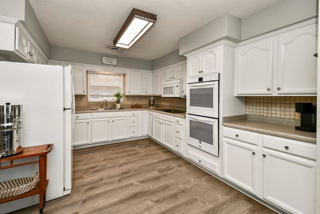 12 Old Happy Hollow Trail, Lampe, MO 65681