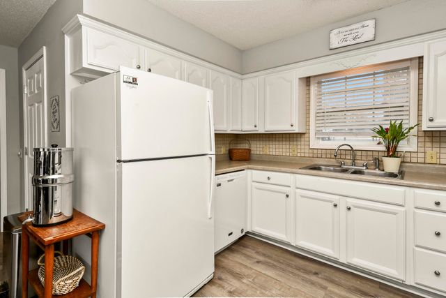 12 Old Happy Hollow Trail, Lampe, MO 65681