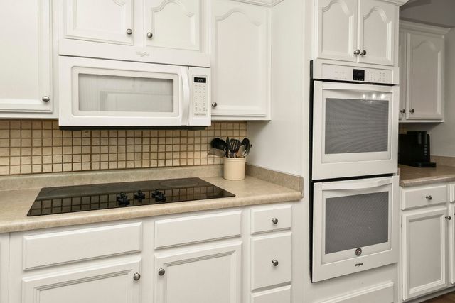 12 Old Happy Hollow Trail, Lampe, MO 65681