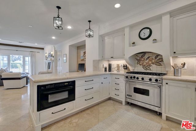 211 Bath Street, Santa Barbara, CA 93101