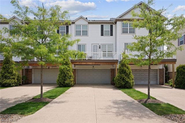 6196 N Pointe Drive, Pepper Pike, OH 44124