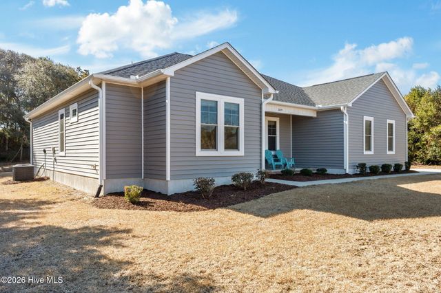 309 Pine Knoll Circle, Atlantic Beach, NC 28512