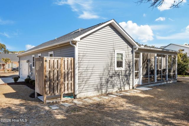 309 Pine Knoll Circle, Atlantic Beach, NC 28512