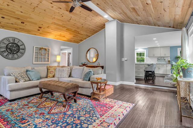 32 Twin Bridge Road, Guilford, CT 06437