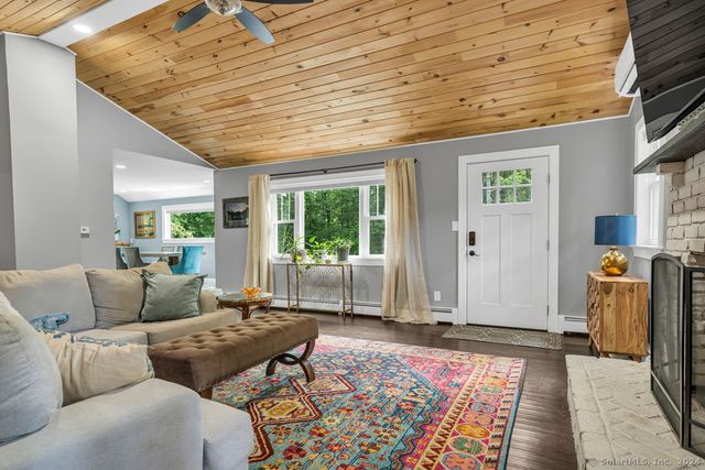 32 Twin Bridge Road, Guilford, CT 06437