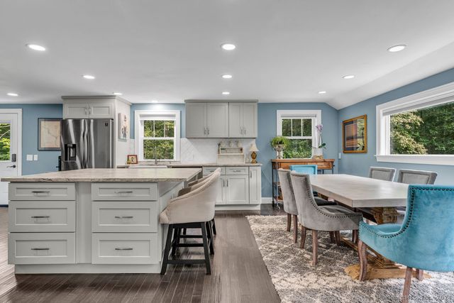 32 Twin Bridge Road, Guilford, CT 06437