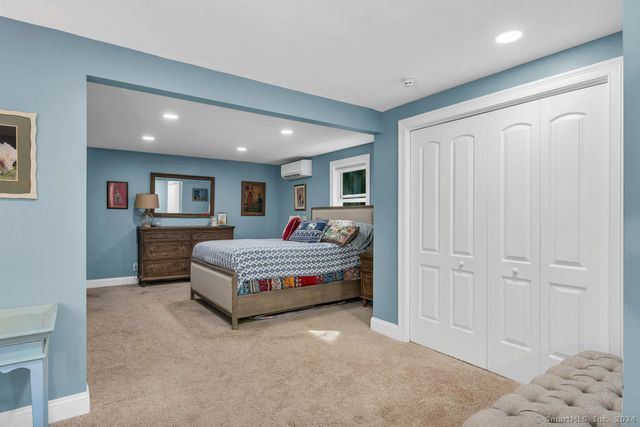 32 Twin Bridge Road, Guilford, CT 06437