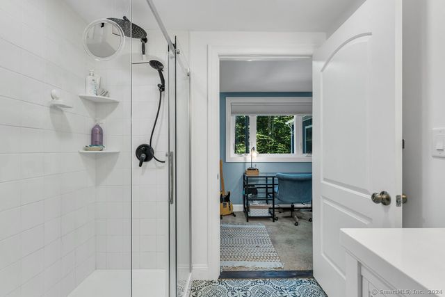 32 Twin Bridge Road, Guilford, CT 06437