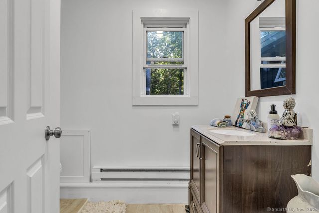 32 Twin Bridge Road, Guilford, CT 06437