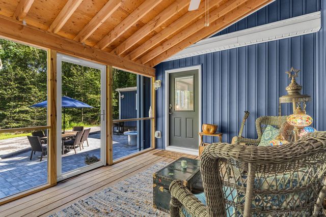 32 Twin Bridge Road, Guilford, CT 06437