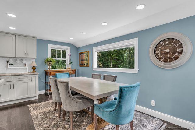 32 Twin Bridge Road, Guilford, CT 06437